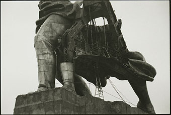 monument1.jpg